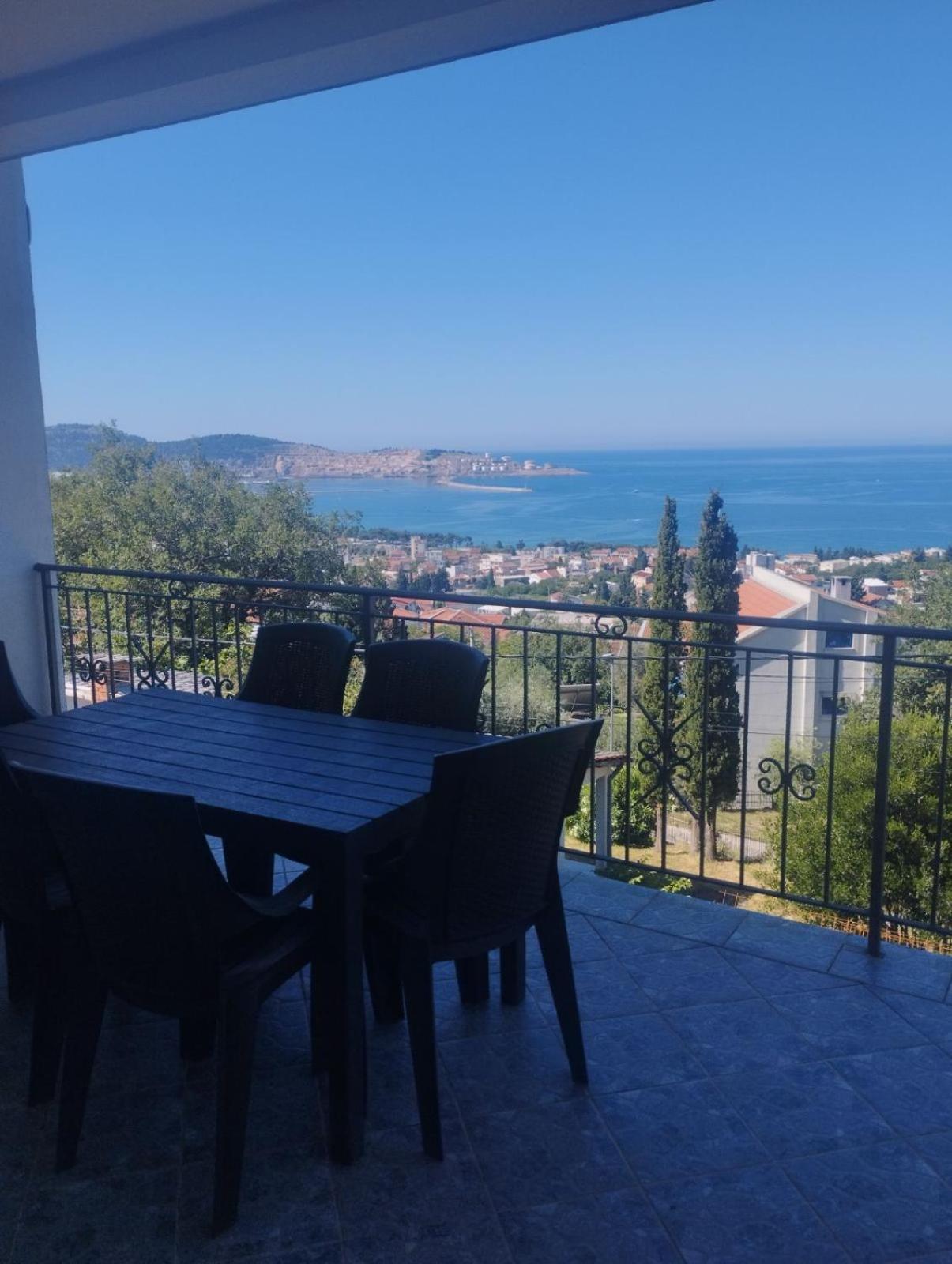 Vivana House